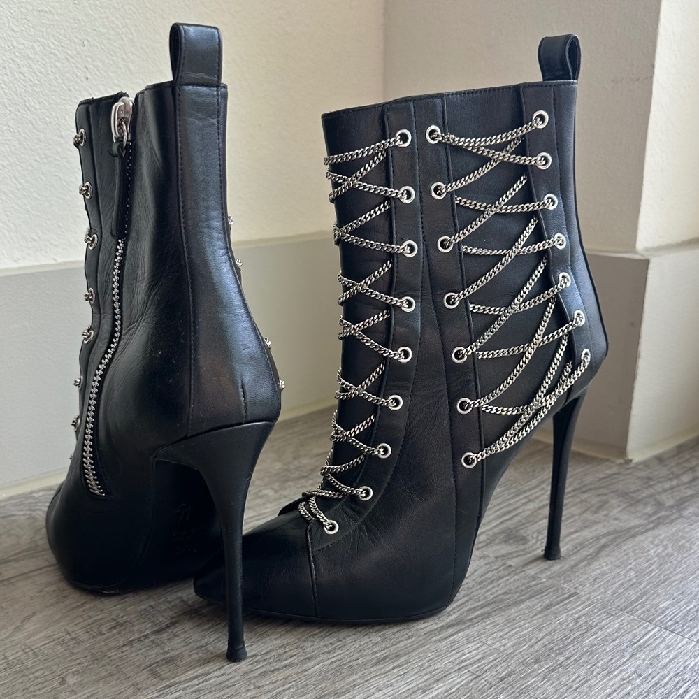 Giuseppe Zanotti leather bootie size 7